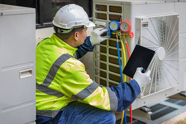 Professional Hvac technician working in Bayport, MN